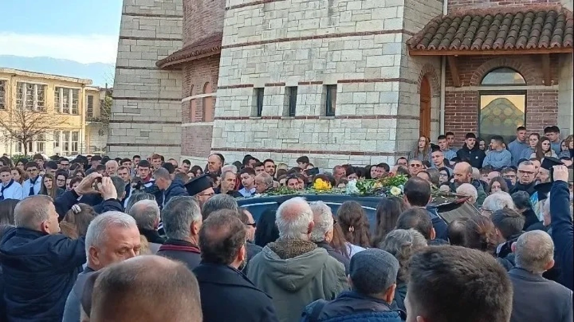 Αρχιεπίσκοπος Αναστάσιος: Στην Αλβανία το σκήνωμά του - Με δάκρυα στα μάτια το υποδέχτηκαν οι πιστοί Αρχιεπίσκοπος Αναστάσιος: Στην Αλβανία το σκήνωμά του - Με δάκρυα στα μάτια το υποδέχτηκαν οι πιστοί