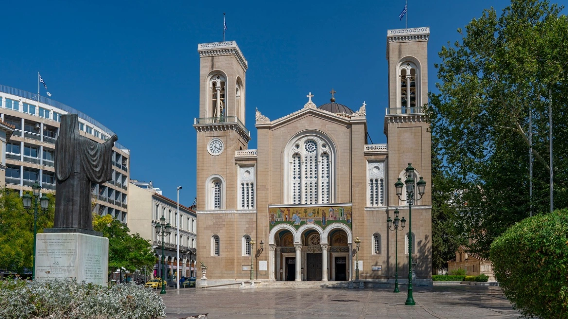 Αρχιεπίσκοπος Αναστάσιος: Συνεχίζεται το λαϊκό προσκύνημα στη Μητρόπολη - Την Τρίτη θα μεταφερθεί στην Αλβανία η σορός του Αρχιεπίσκοπος Αναστάσιος: Συνεχίζεται το λαϊκό προσκύνημα στη Μητρόπολη - Την Τρίτη θα μεταφερθεί στην Αλβανία η σορός του