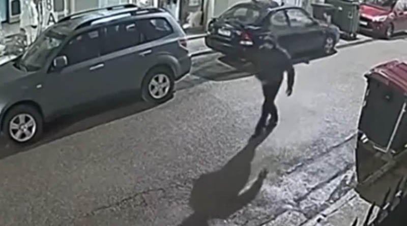 Τέσσερα χρόνια φυλακή για τον Αιγύπτιο επιδειξία του Περιστερίου Τέσσερα χρόνια φυλακή για τον Αιγύπτιο επιδειξία του Περιστερίου