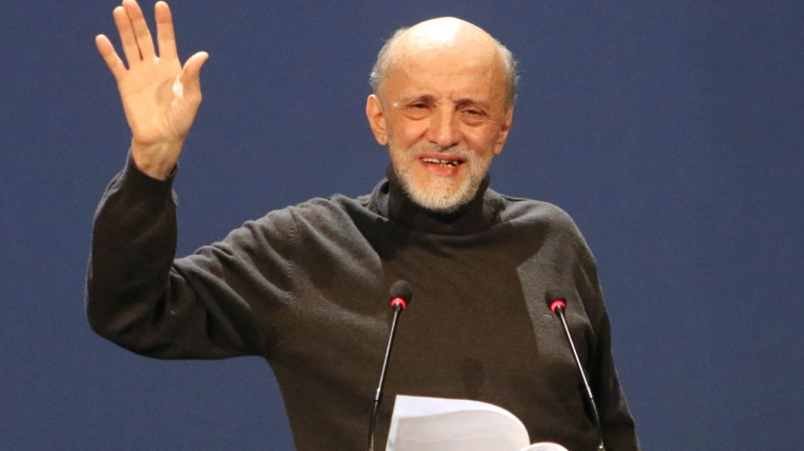 Μάνος Βακούσης: Δεν τη ζω την πραγματικότητα, ζω σε μια πλάνη, κατά βάθος είμαι 25 ετών Μάνος Βακούσης: Δεν τη ζω την πραγματικότητα, ζω σε μια πλάνη, κατά βάθος είμαι 25 ετών