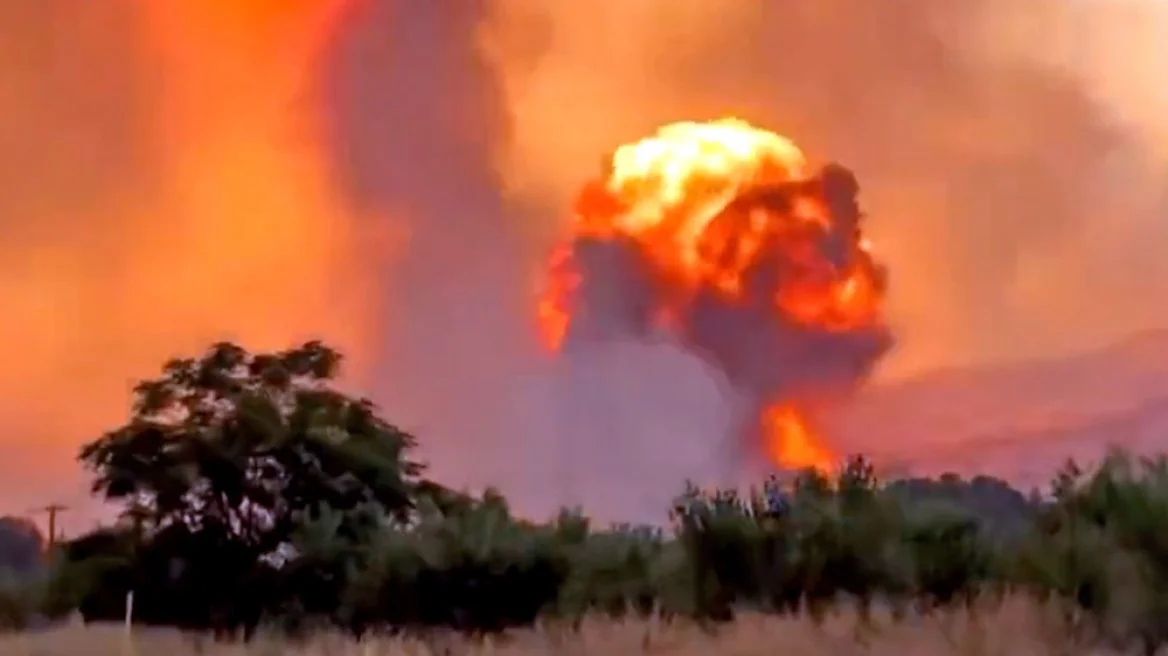 Αθώοι οι επτά στρατιωτικοί για τις εκρήξεις στην 111 Πτέρυγα Μάχης της Νέας Αγχιάλου Αθώοι οι επτά στρατιωτικοί για τις εκρήξεις στην 111 Πτέρυγα Μάχης της Νέας Αγχιάλου