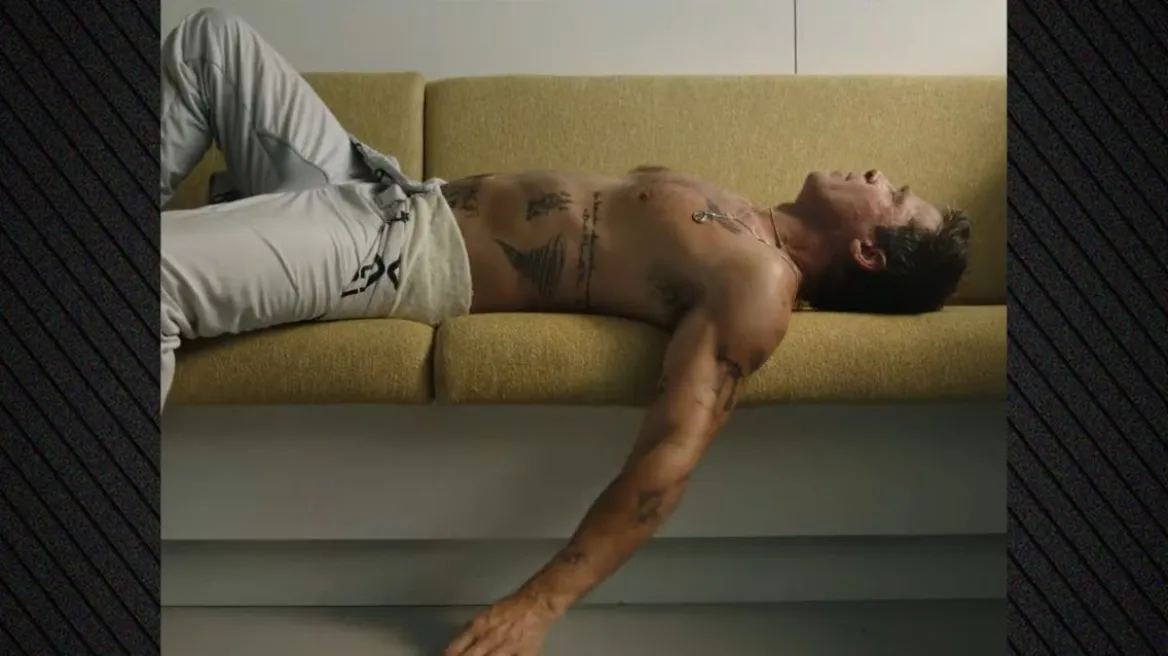 Ο Μπραντ Πιτ δείχνει τα τατουάζ του στο νέο teaser του «F1» - Οι αφιερώσεις στην Αντζελίνα Τζολί