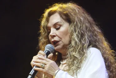 Η Ελένη Δήμου ξέσπασε σε κλάματα για τον Μανώλη Λιδάκη: Δεν θα του συγχωρέσω ποτέ ότι έφυγε έτσι ξαφνικά