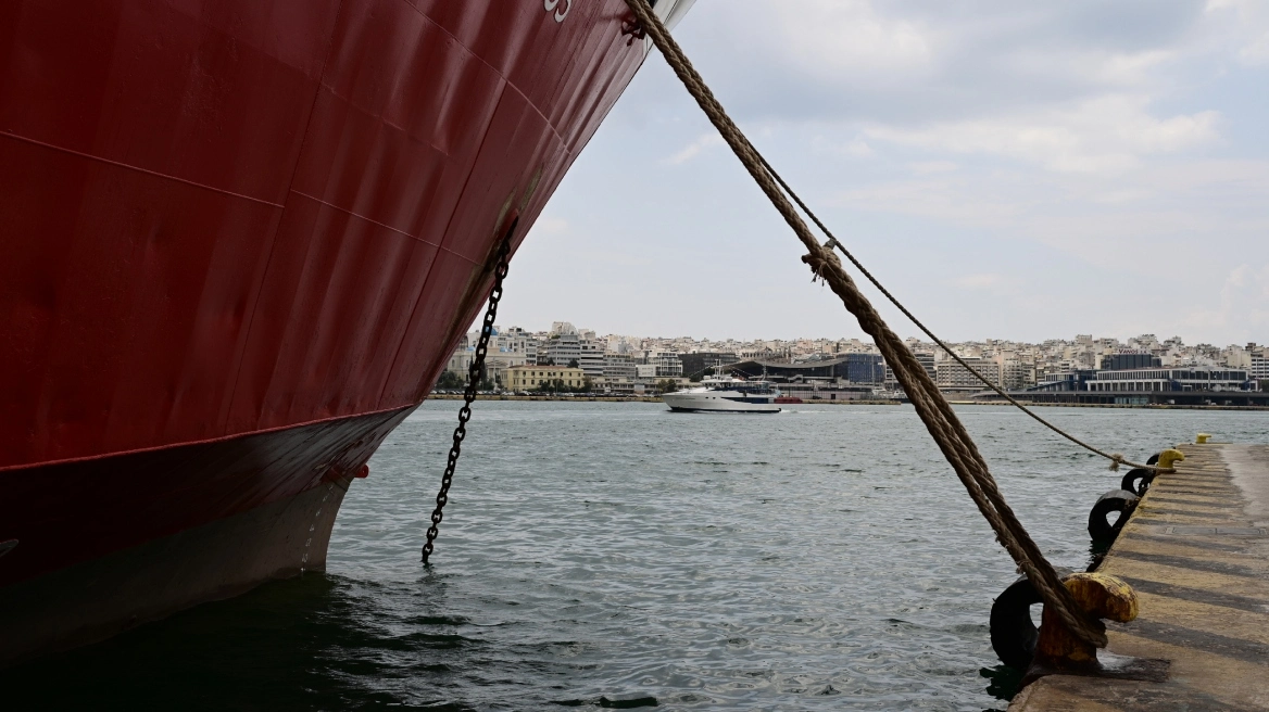Aκυρώθηκαν τρία δρομολόγια από το λιμάνι του Πειραιά, λόγω δυσμενών καιρικών συνθηκών