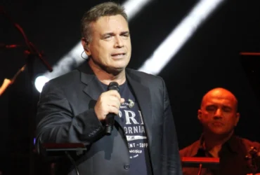 Μανώλης Λιδάκης: Ο καλλιτεχνικός κόσμος αποχαιρετά τον τραγουδιστή - «Άστρα μην τον μαλώνετε»