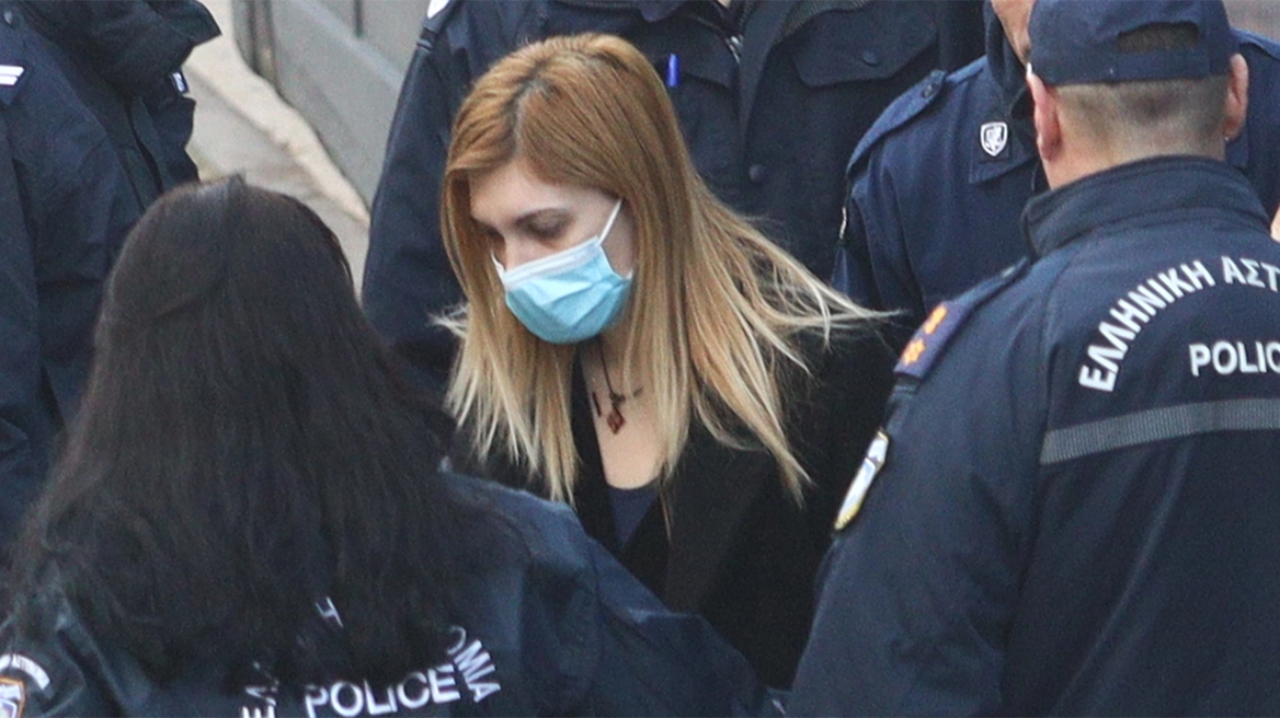 Πισπιρίγκου: Ανάθεμα την ώρα που παντρεύτηκα τον Δασκαλάκη - Θέλω να μάθω από τι έφυγαν τα παιδιά μου Πισπιρίγκου: Ανάθεμα την ώρα που παντρεύτηκα τον Δασκαλάκη - Θέλω να μάθω από τι έφυγαν τα παιδιά μου