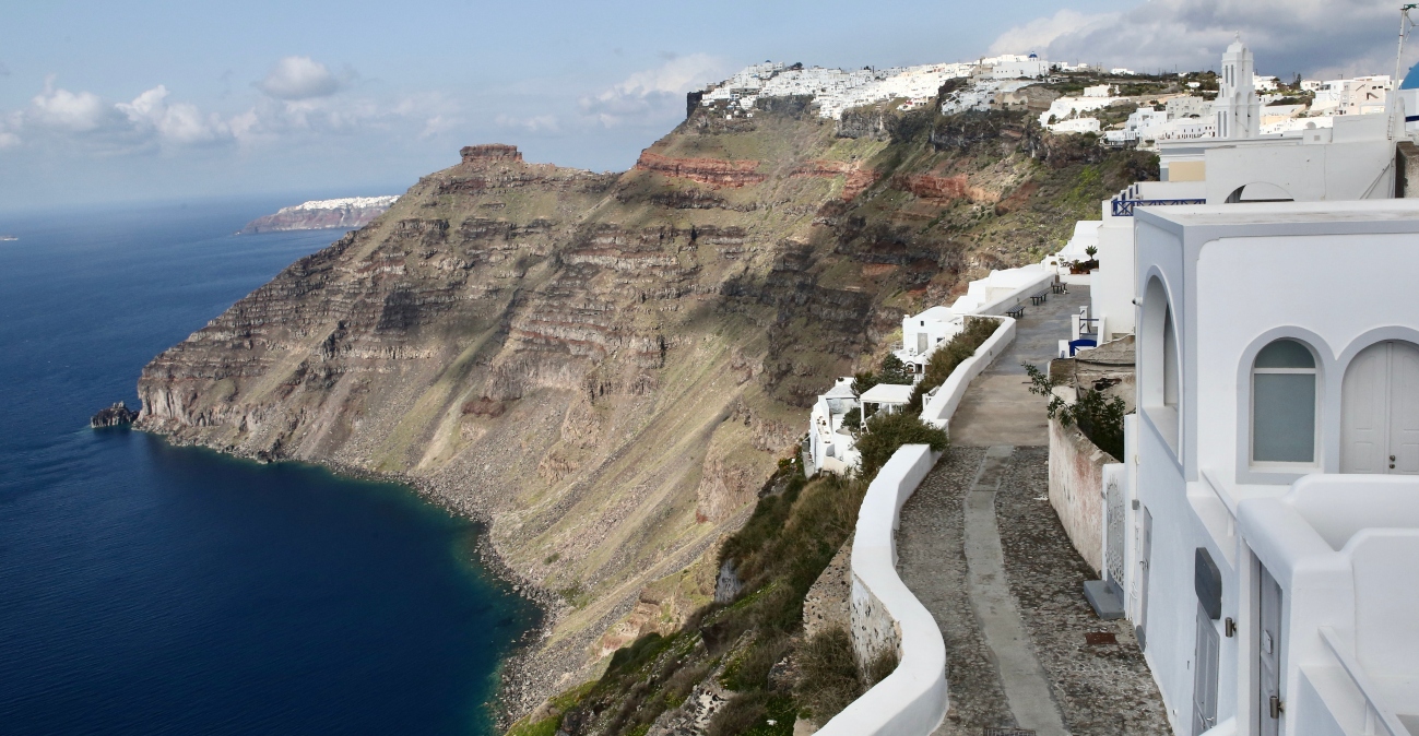 Σεισμοί στη Σαντορίνη: Σε δύο σενάρια συγκλίνουν οι επιστήμονες - «Τα 5,2R έδωσαν νέα ενέργεια στο ρήγμα» Σεισμοί στη Σαντορίνη: Σε δύο σενάρια συγκλίνουν οι επιστήμονες - «Τα 5,2R έδωσαν νέα ενέργεια στο ρήγμα»
