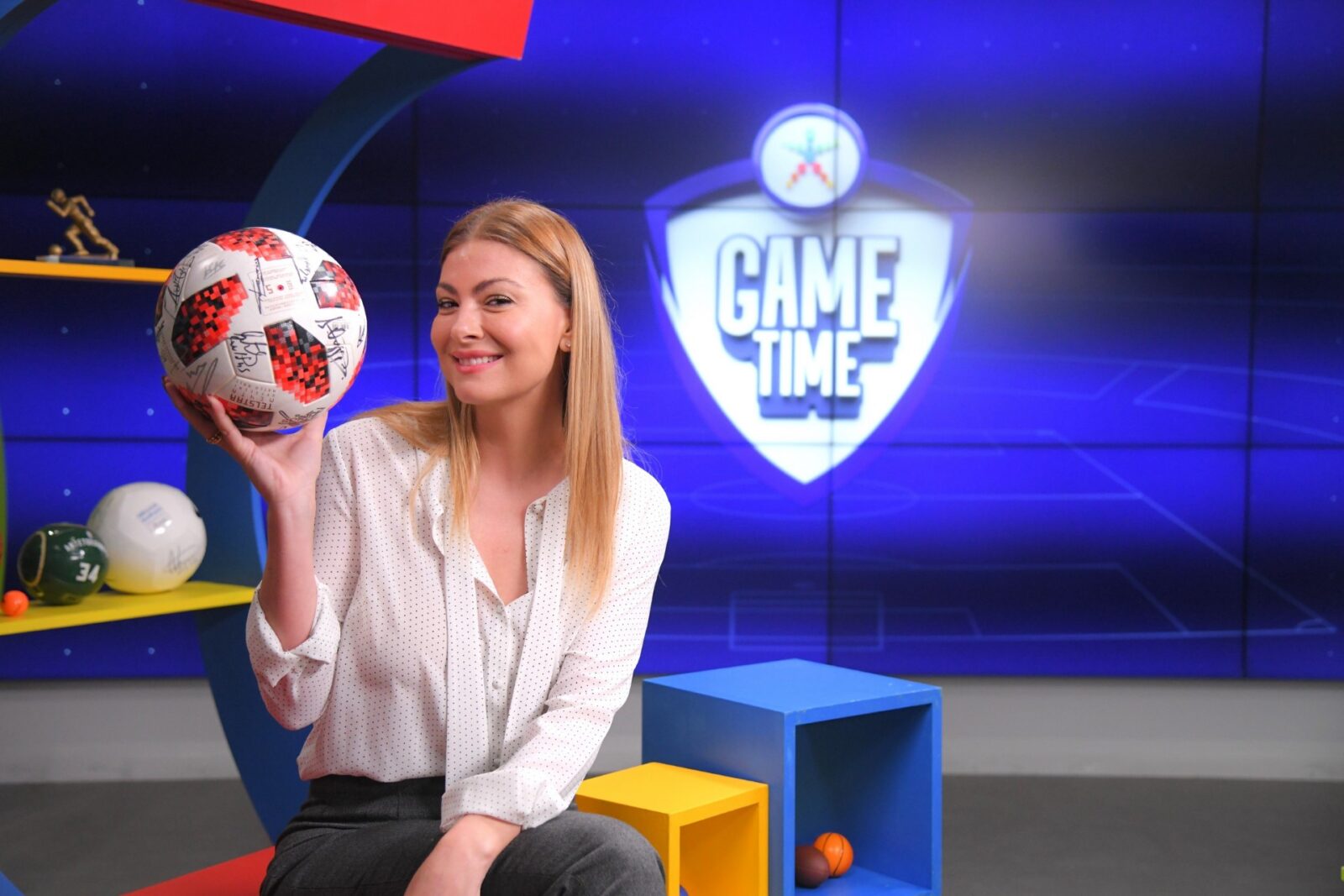 Η Δέσποινα Καμπούρη κάνει σκονάκι στο ΟΠΑΠ Game Time