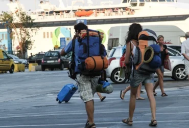 Τουρισμός για όλους 2025: Πάνω από 130.000 οι αιτήσεις - Μοιρασμένες σε high και low season