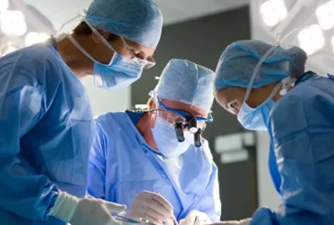 Δωρεάν απογευματινά χειρουργεία: Πόσα έχουν γίνει, τι φρενάρει τη διαδικασία