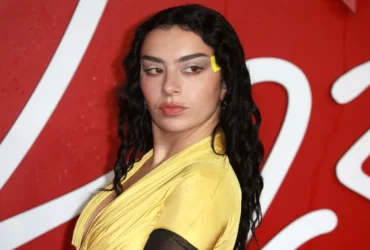 Brit Awards 2025: «Σάρωσε» η Charli XCX - Δείτε τη λίστα με τους νικητές