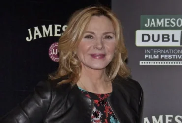 Κιμ Κατράλ: Η φωτογραφία από τα παιδικά της χρόνια με τη μητέρα της που έχει φύγει από τη ζωή