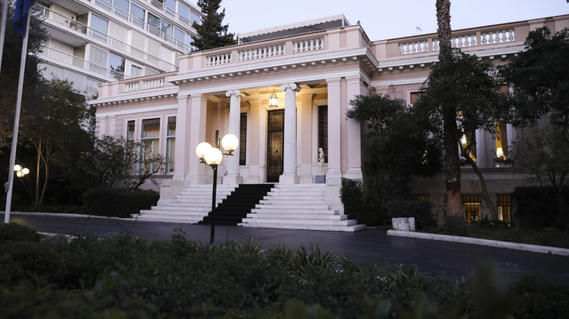 Κυβερνητικές πηγές για τη συνάντηση του Λονδίνου: Μεμονωμένη πρωτοβουλία της Βρετανίας, στο Ευρωπαϊκό Συμβούλιο οι αποφάσεις