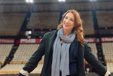 Η Στεφανία Γουλιώτη με άψογο στυλ βάζει καλάθι μέσα στο ΣΕΦ