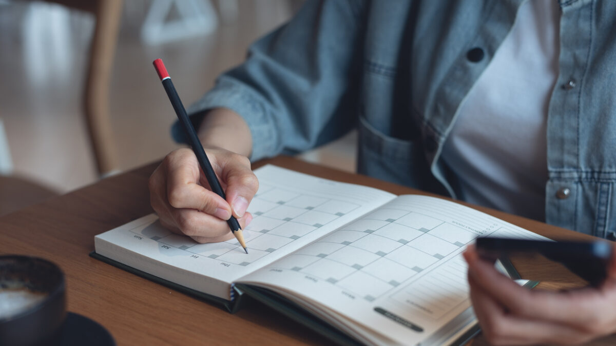 Αργίες 2025: Πότε πέφτουν τα επόμενα τριήμερα και πώς να φτιάξεις «τετραήμερα» με μια μέρα άδεια