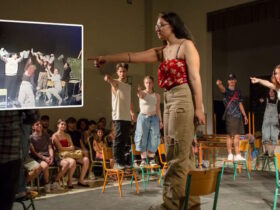 Ιεράπετρα: Οπλισμένοι αστυνομικοί έκαναν έφοδο σε μαθητική θεατρική παράσταση