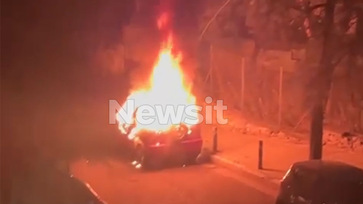 Μετς: Βίντεο ντοκουμέντο από τη στιγμή που το αυτοκίνητο έχει αρπάξει φωτιά