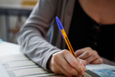 Πανελλήνιες 2025: Πρεμιέρα το πρωί με Έκθεση – Τι πρέπει να έχουν μαζί τους οι υποψήφιοι