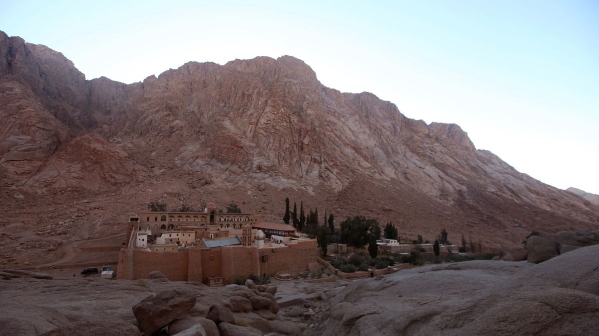 Το θρίλερ με την δικαστική απόφαση για το κλείσιμο της Μονής Σινά – Πώς η Αιγυπτιακή προεδρία δεν αλλάζει καθεστώς