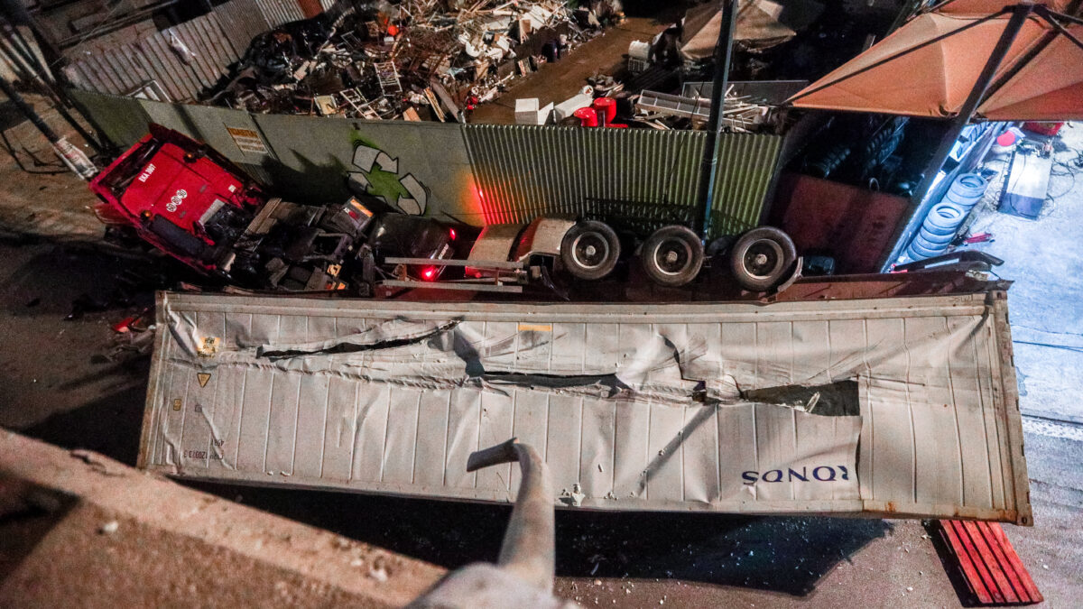 Το φορτηγό στην Πέτρου Ράλλη έπεσε στο ίδιο σημείο που είχε γίνει η θανατηφόρα παράσυρση της 12χρονης στη Θηβών