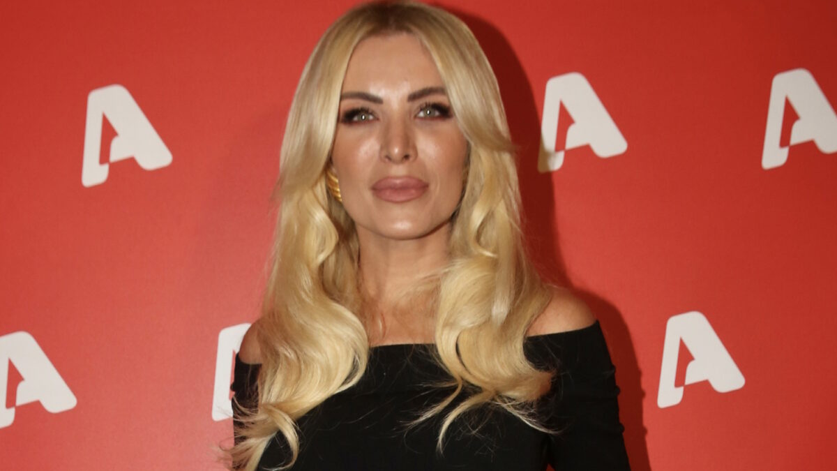 Κατερίνα Καινούργιου για Ανδρέα Μικρούτσικο: «Δε θα μου πει να ζήσω;» Κατερίνα Καινούργιου για Ανδρέα Μικρούτσικο: «Δε θα μου πει να ζήσω;»