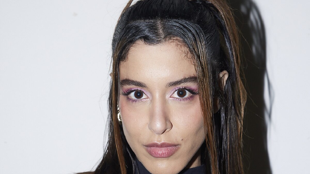 Μαρίνα Σάττι: Κυκλοφορεί νέο τραγούδι και ετοιμάζεται για καλοκαιρινή περιοδεία