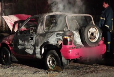 Μετς: Νεκρός άνδρας μετά από φωτιά στο αυτοκίνητό του – Από τις κάμερες ασφαλείας ψάχνουν απαντήσεις οι αρχές