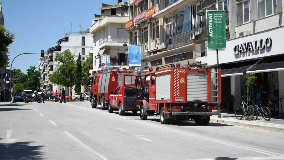 Τηλεφώνημα για βόμβα σε τράπεζα της Λάρισας: Αποκλείστηκε το σημείο