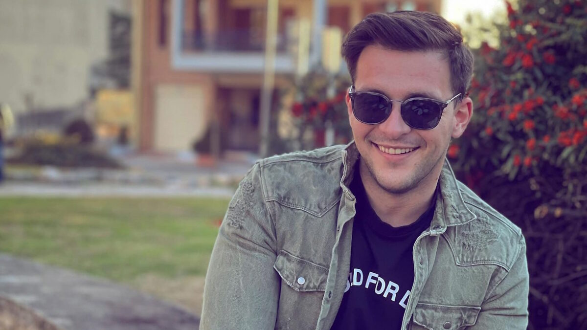 Λευκάδα: «Είχε τεράστιο κύμα και δεν μπόρεσε να το αντιμετωπίσει» λέει η θεία του 30χρονου που πνίγηκε λίγες ημέρες προτού παντρευτεί