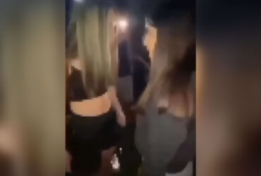 Βίντεο σοκ κάνει τον γύρο του διαδικτύου: Ανήλικη χτυπά συνομήλική της και την αναγκάζει να γονατίσει