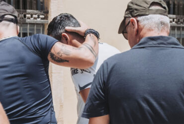 Σούδα: Πράκτορες της ΕΥΠ εξετάζουν αν ο 26χρονος Αζέρος στρατολογήθηκε από τους Φρουρούς της Επανάστασης ή τις ρωσικές υπηρεσίες