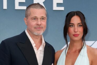 Viral το βίντεο με τον Μπραντ Πιτ να αποφεύγει το φιλί της Ινές ντε Ραμόν στην πρεμιέρα της ταινίας «F1» στη Νέα Υόρκη