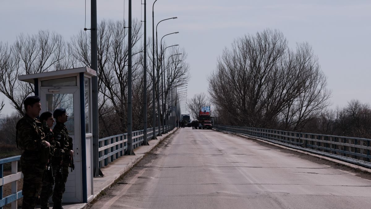 Έβρος: Φορτηγό που μετέφερε ψάρια ήταν φορτωμένο με 30 πιστόλια – Σε εξέλιξη έρευνες της ΕΛ.ΑΣ.