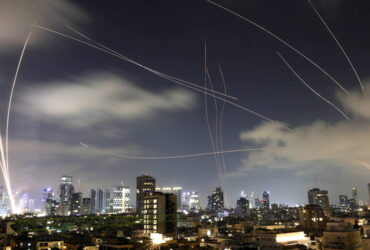 Χαμενεΐ: «Η μάχη ξεκινά» – Το Ισραήλ συνεχίζει τους βομβαρδισμούς...