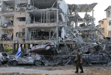 Τρεις οι νεκροί στο Τελ Αβίβ και μεγάλες καταστροφές από τα αντίποινα της Τεχεράνης - Αεροπορικές βάσεις χτύπησε το Ισραήλ στο Ιράν