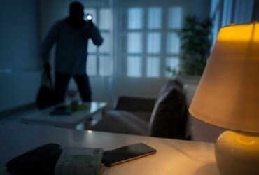 Στα «χέρια» του ελληνικού FBI Χιλιανός φαντομάς: Καταζητούνταν σε 6 χώρες και είχε αδυναμία σε πανάκριβα ρολόγια