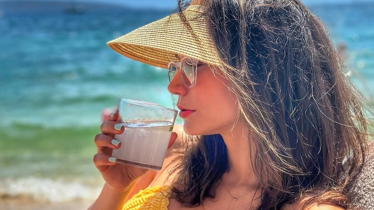 Κατερίνα Γερονικολού: Χαλαρές στιγμές με τον Γιάννη Τσιμιτσέλη στην παραλία – Οι πόζες στο Instagram