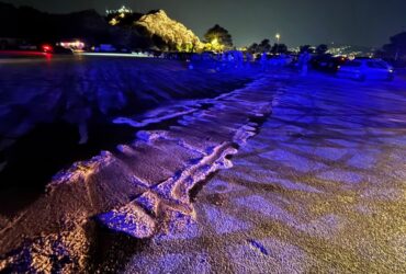 Μεγάλη διαρροή πετρελαίου από γεννήτρια στο θέατρο Λυκαβηττού: Τράκαραν αυτοκίνητα που έκαναν κόντρες