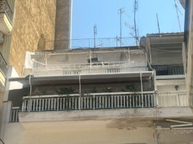 Στο νοσοκομείο Πύργου παραμένει το μωρό που το είχαν αφήσει οι γονείς του στο μπαλκόνι