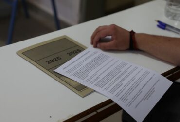 Πανελλήνιες 2025: Οι πρώτες εκτιμήσεις για βαθμολογίες και βάσεις, εκτός ΑΕΙ ένας στους τρεις από τα ΓΕΛ
