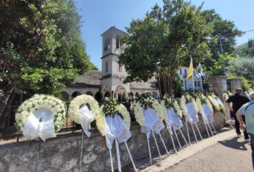Ήπειρος: Σε κλίμα βαθιάς συγκίνησης η κηδεία του Πετρολούκα Χαλκιά στο Πωγώνι