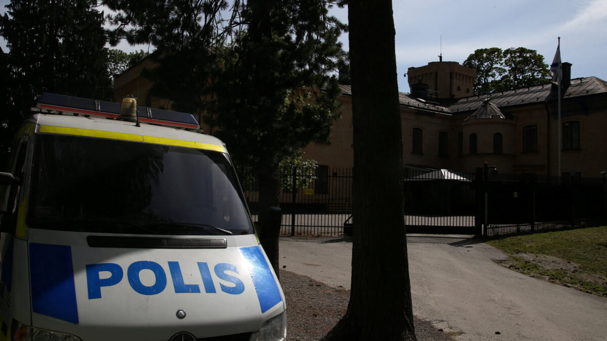 Σουηδία: Τραμ εκτροχιάσθηκε και έπεσε σε πιτσαρία – Εφτά τραυματίες Σουηδία: Τραμ εκτροχιάσθηκε και έπεσε σε πιτσαρία – Εφτά τραυματίες