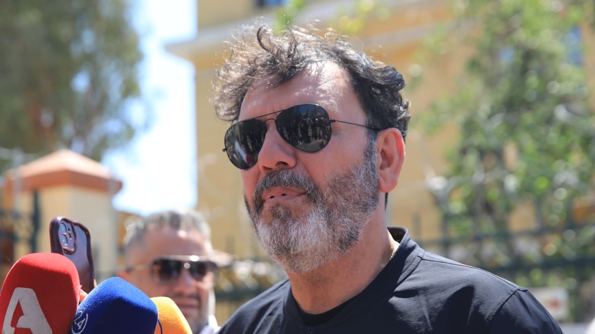 Στάθης Αγγελόπουλος: Αναβλήθηκε η δίκη του – Χρηματικό πρόστιμο στους μάρτυρες που απουσίαζαν