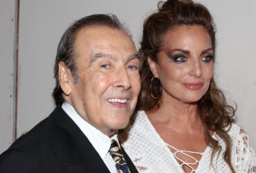 Άντζελα Γκερέκου: «Ο Τόλης Βοσκόπουλος με καθοδηγεί με πάρα πολλούς τρόπους καθημερινά»