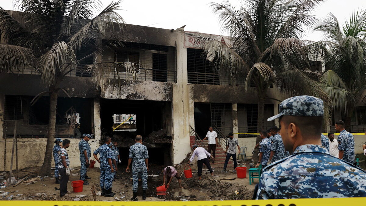 Μπαγκλαντές: Στους 27 οι νεκροί από τη συντριβή αεροσκάφους, τα 25 παιδιά