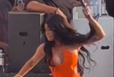 Cardi B: Στα δικαστήρια η τραγουδίστρια για το μικρόφωνο που πέταξε σε θαυμάστρια