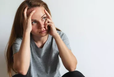 Κατάθλιψη: Η ψυχική νόσος που αρρωσταίνει ολόκληρο το σώμα – Αυξάνει τον κίνδυνο 3 χρόνιων νόσων