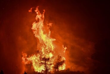 Φωτιά στην Λάρισα: Επιχειρούν εναέρια μέσα Φωτιά στην Λάρισα: Επιχειρούν εναέρια μέσα