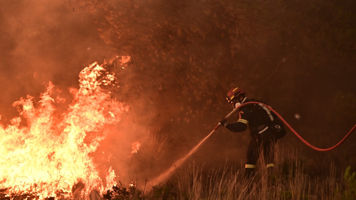 Ευρυτανία: Φωτιά σε δασική περιοχή
