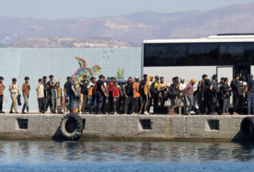 Πληθαίνουν οι βάρκες με μετανάστες από την Λιβύη – Άλλοι 230 διασώθηκαν νότια της Γαύδου – Αναμένονται άλλοι 150
